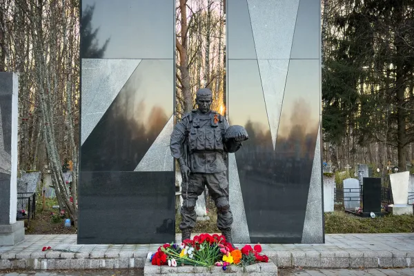 Russian Soldiers Complain That Wives Show More Enthusiasm for Death Benefits Than Marriage Itself