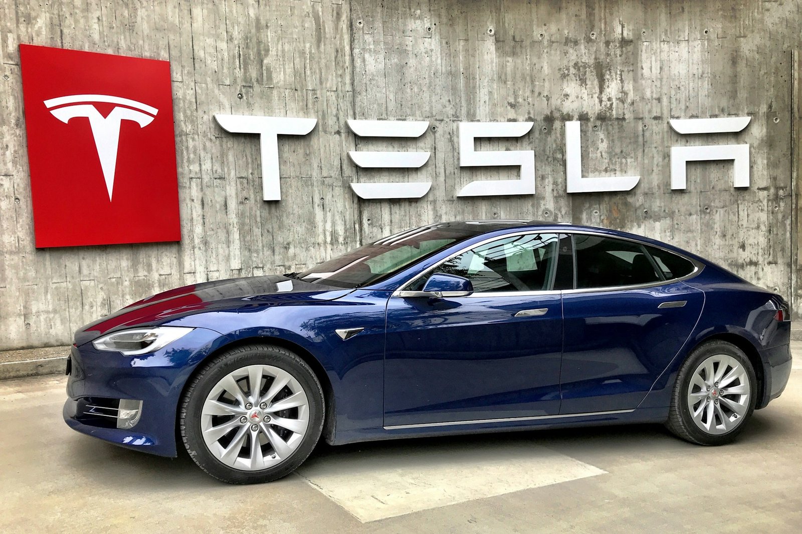 Elon Musk Says Upset Employees Fired from Tesla Should “Get Over It” Since We are Just Living in a Simulation