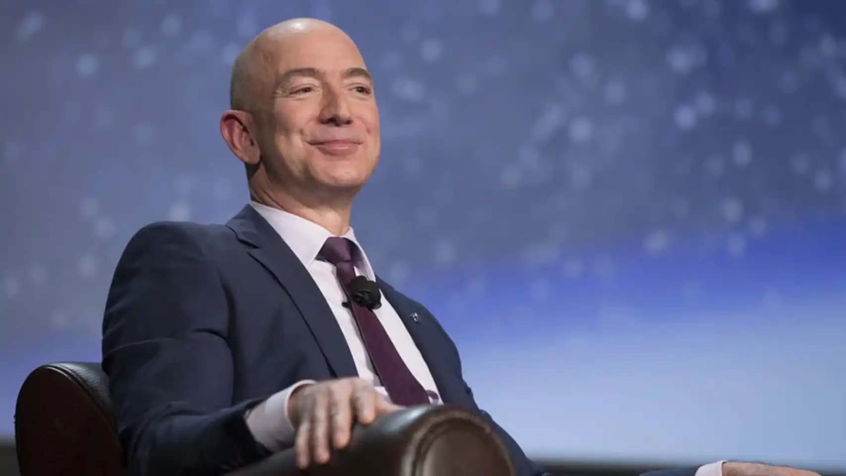Washington Post Opinion Section to Only Post Articles About Jeff Bezos’ Washboard Abs